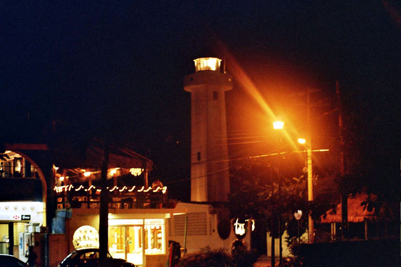 puerto_mo_night_lighttower